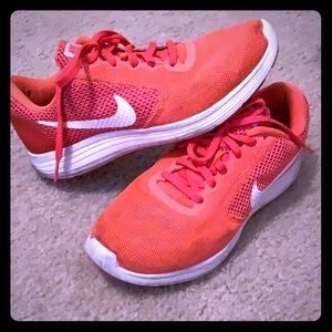 Nike Revolution 3 running shoes